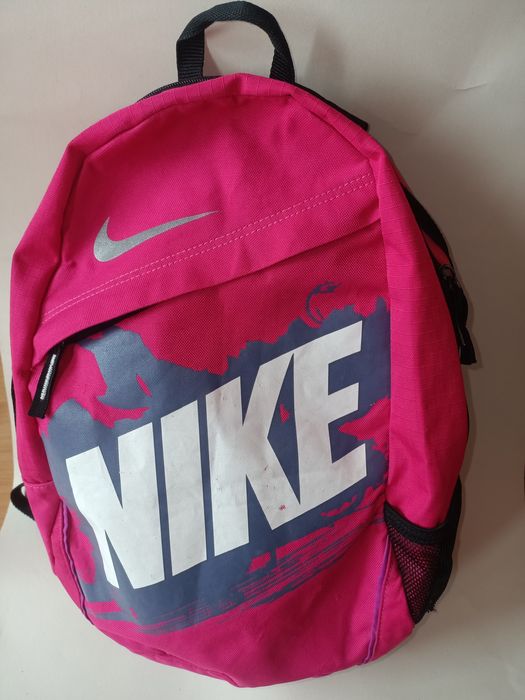 Sportowy plecak markowy firmy Nike różowy szkolny wygodny pakowny