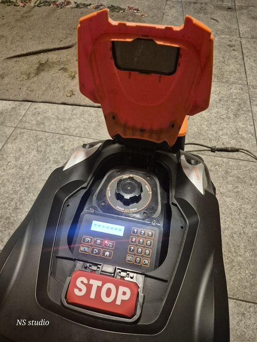 Robô corta relva até 800 m² YARD FORCE NX80i