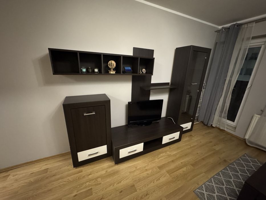 Mebloscianka z szafką rtv oraz stolik kawowy