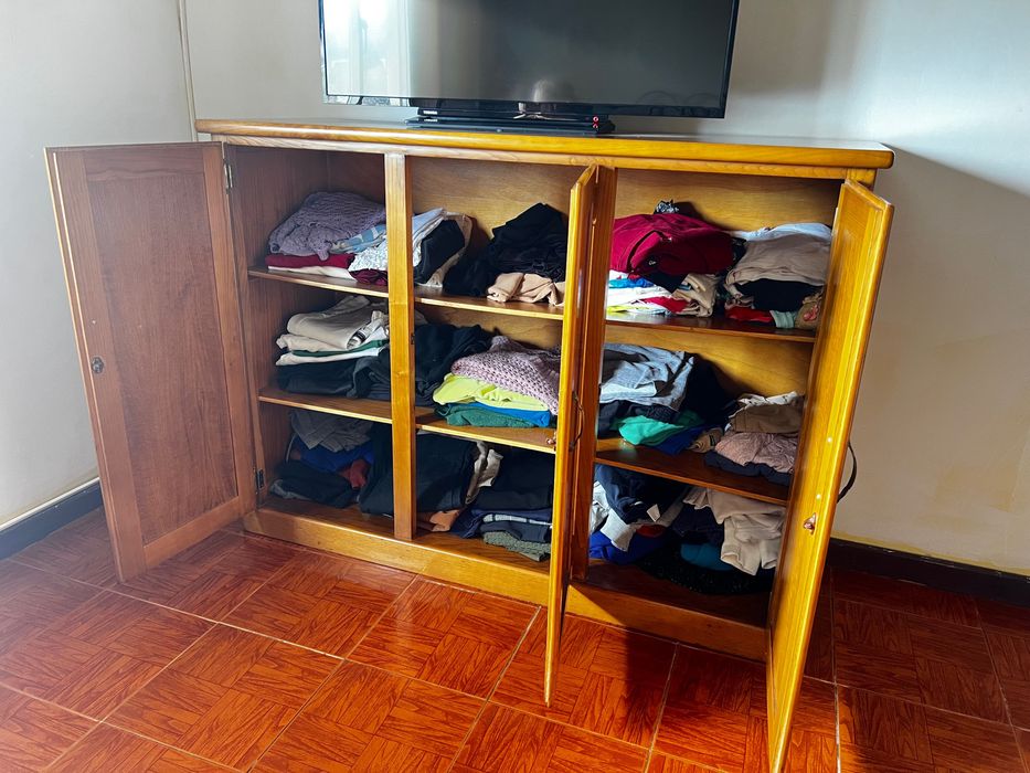 Armário em Pinho como novo