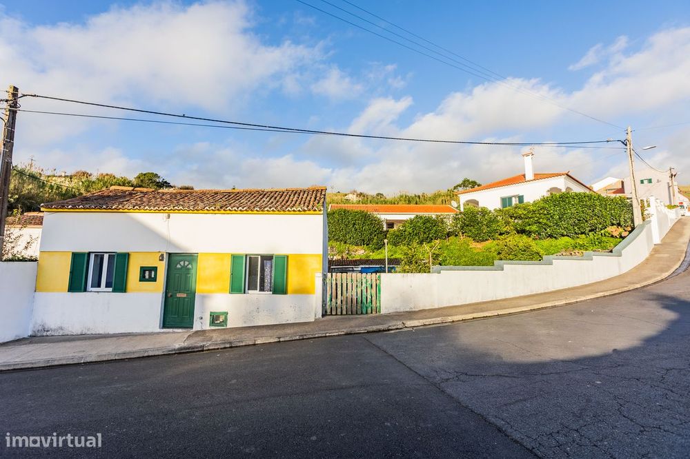 Moradia V2 nas Feteiras