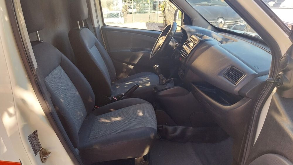 Fiat Doblo Jtd Caixa Fibrada Isotérmica 2014