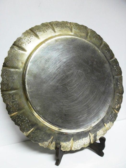 43 cm - antigo tabuleiro - grande prato em casquinha marcada ART PRATA