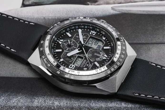 Новий Citizen 
Promaster Skyhawk A-T Chronograph Black . JY8149-05E