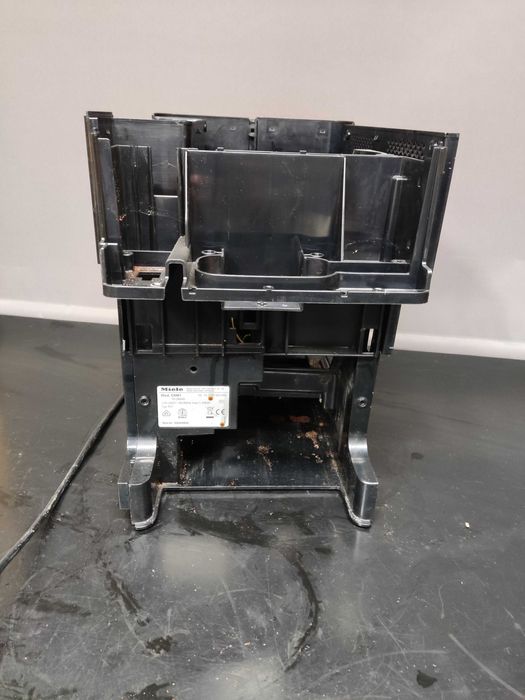 Miele CM61 kadłubek obudowa lewa prawa