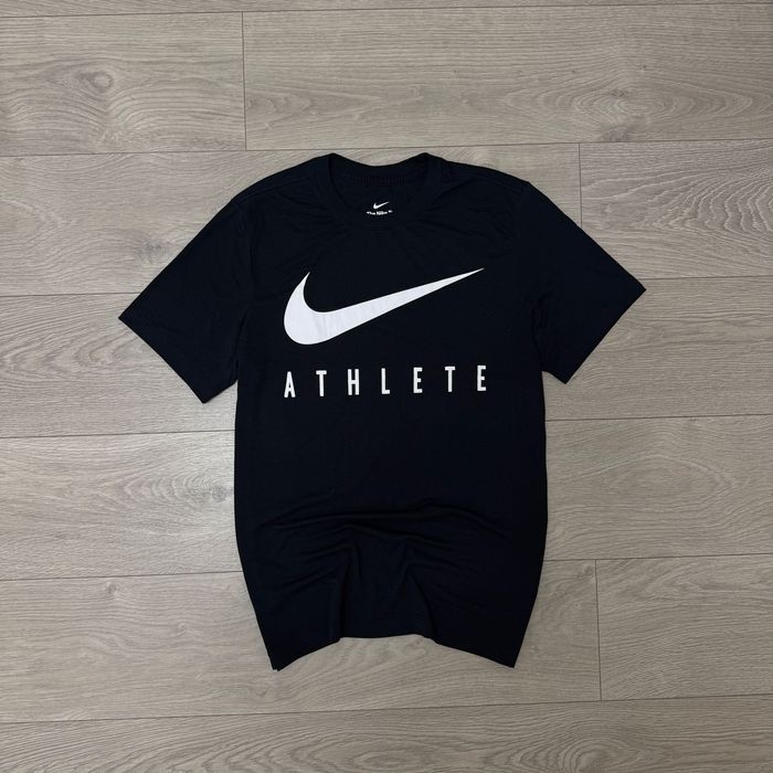 Стильна Чорна Футболка Найк Nike Athlete the The, розмір S, оригінал