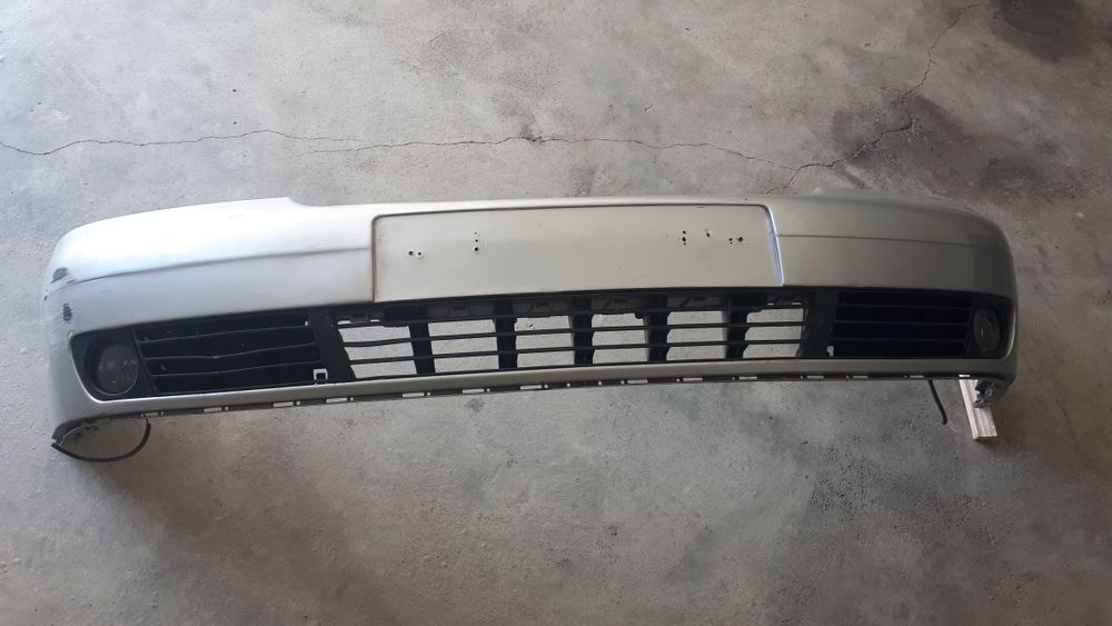 Pára-choques da frente Audi A4 fase 2 (1999 a 2004) impecável