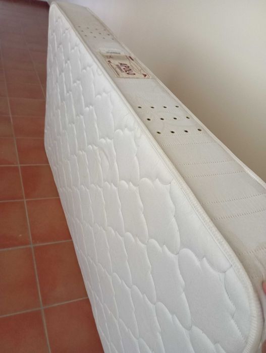 Colchão de cama de solteiro