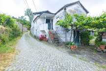 Moradia V2 com terreno em Campelo e Ovil, Baião