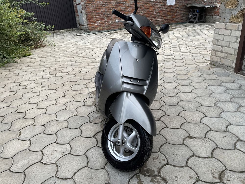 Скутер Honda Lead AF48