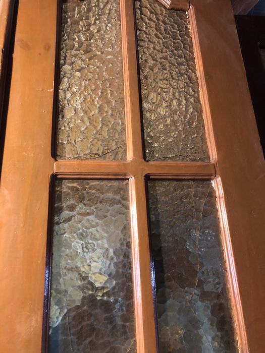 Міжкімнатні деревяні двері .