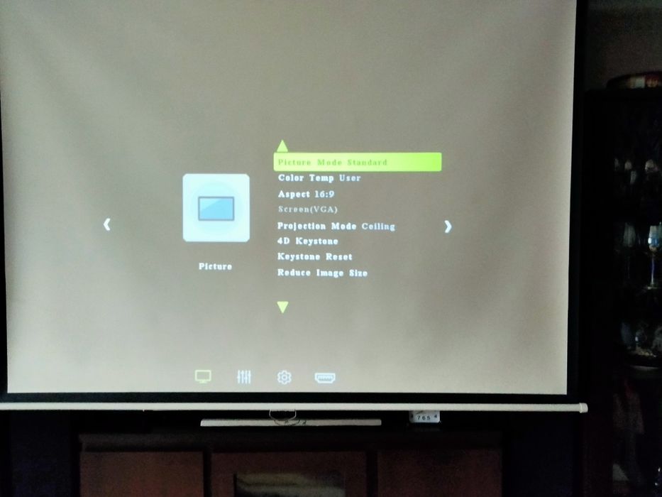 Projektor LED Wzatco C3 , Full HD 1080p  Android  Wi-Fi  Stan idealny