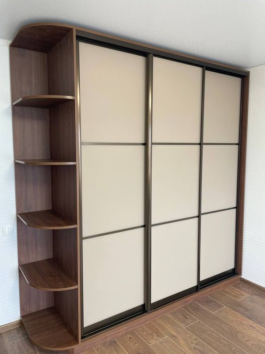 Шафа купе для одягу