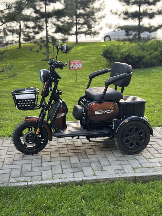 Єлектро скутер,трицикл Fada 1100W