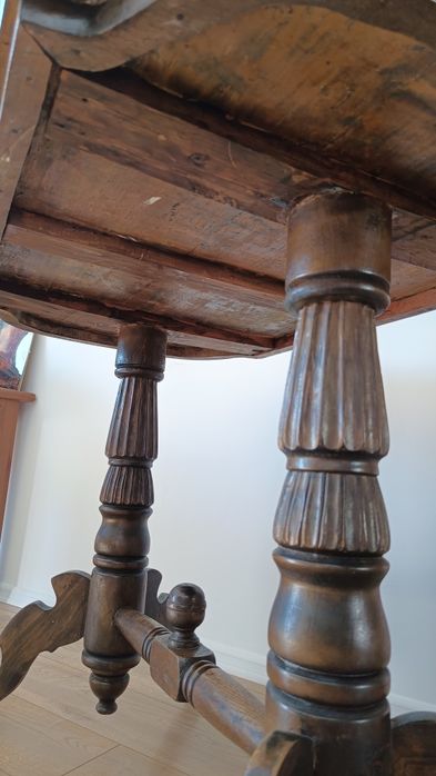 Stół drewniany stolik