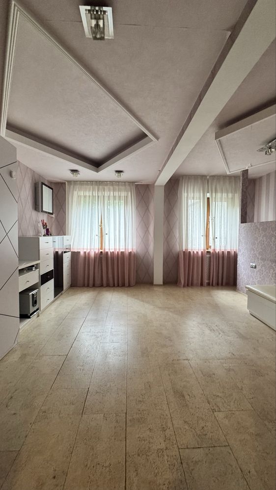 3к кв пров 23 Серпня, 10, Бот сад