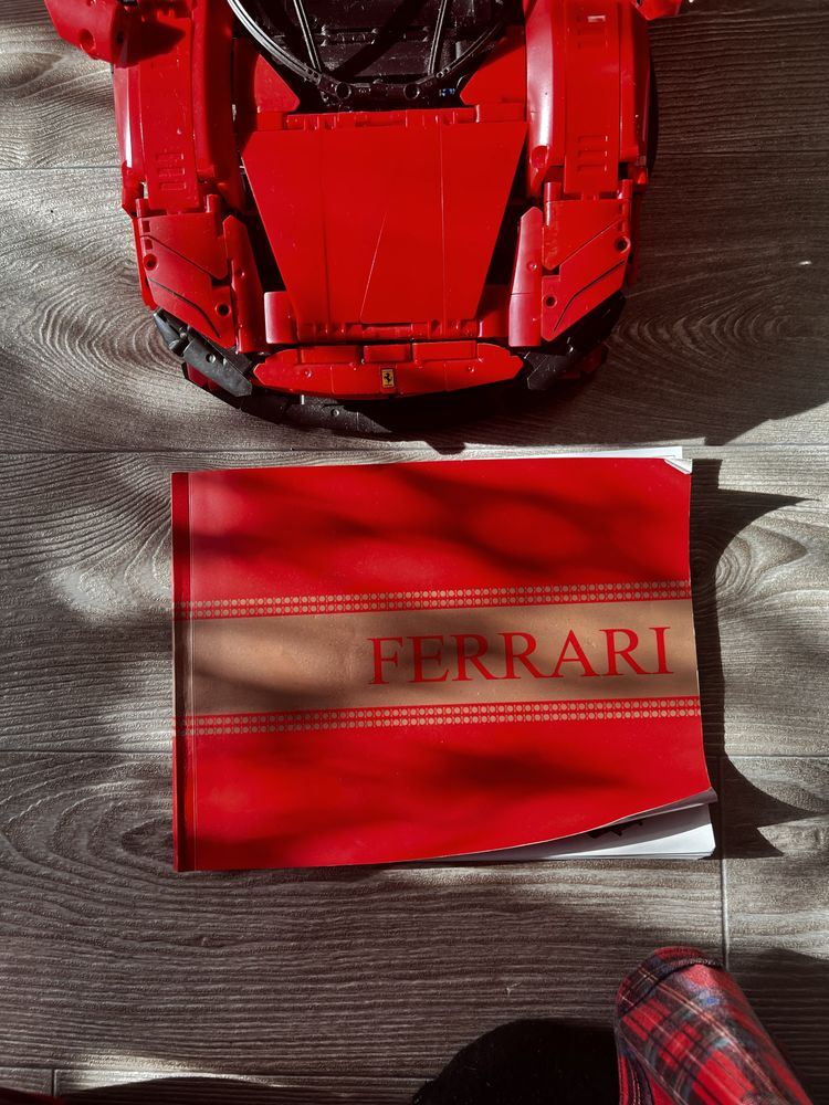 Lego technic Ferrari Daytona SP3 зібраний/розібраний
