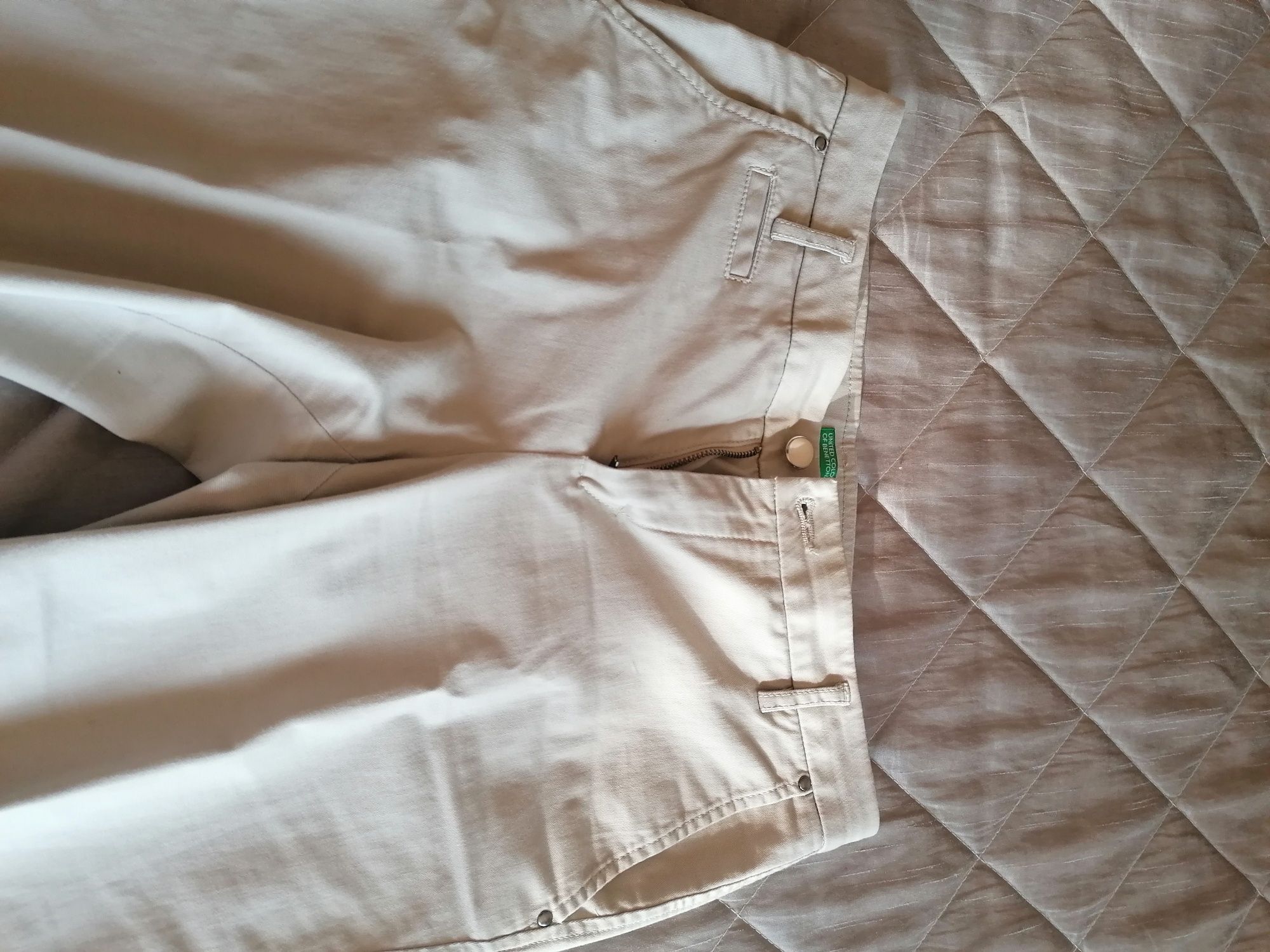 Calça Benetton sarjinha mulher cor bege Tam. 38