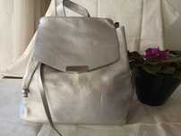 Mochila prateada