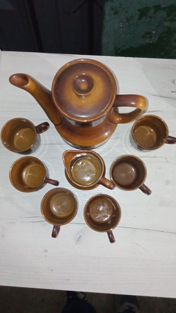 Filiżanki , dzbanek , zestaw ceramiki