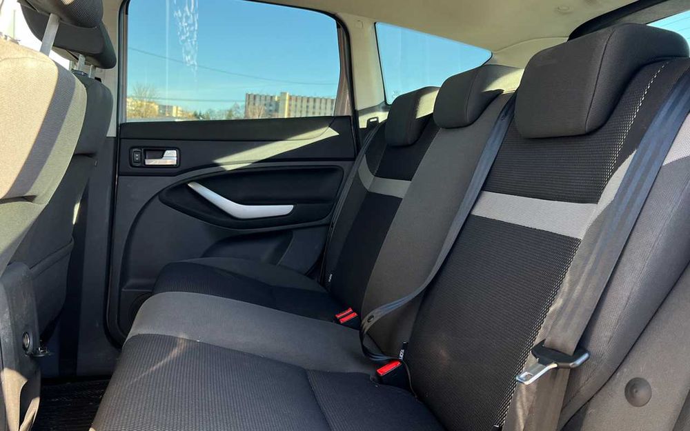 Ford Kuga 2012 рік