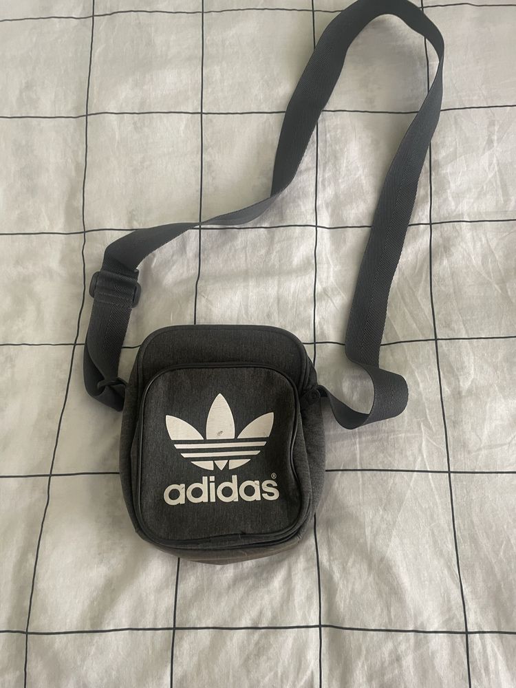 Adidas torebka na ramię — oryginalna