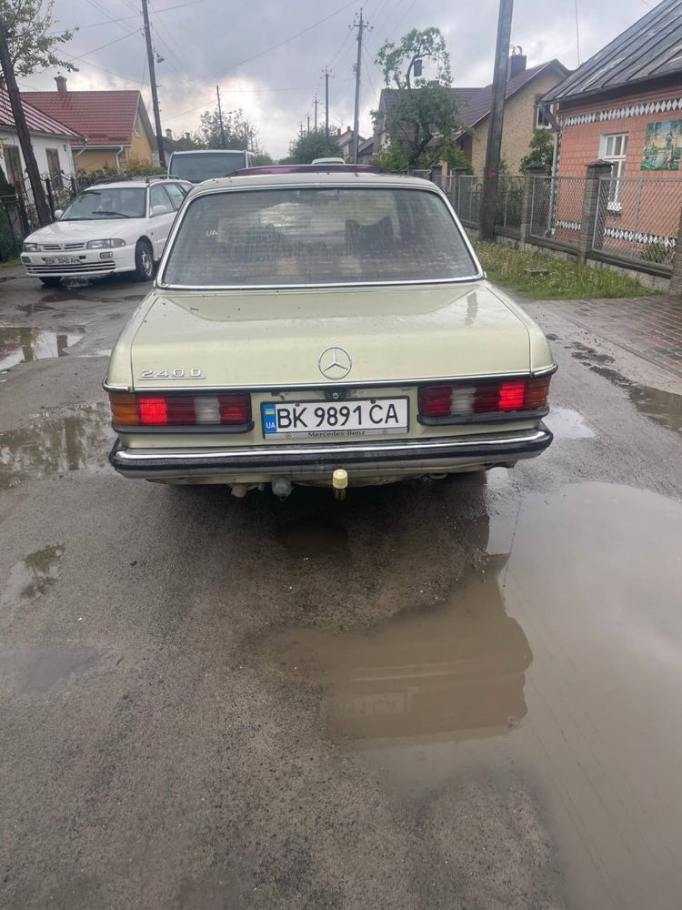 Продам Mercedes W123