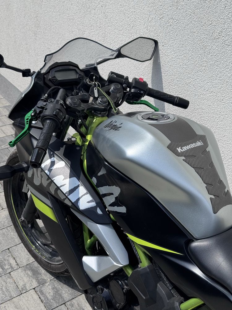 Kawasaki Ninja 125  A1/B Arrow