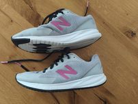Buty dziewczęce New Balance rozmiar 35