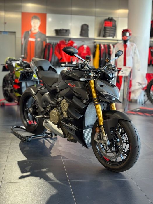 Ducati Streetfighter V4S