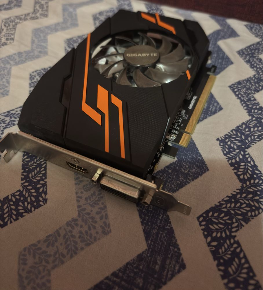Продам відеокарту Gigabyte Nvidia Geforce GT 1030 ddr5 2gb(Нвідіа 2гб)
