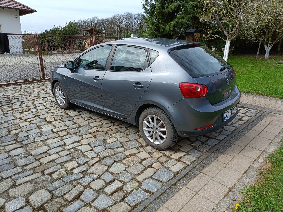 Sprzedam Seat Ibiza 1,2 TDI rok 2011