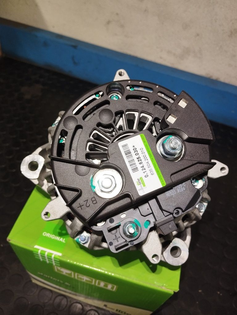 NOWY alternator John Deere 200A 7710, 7810, 6930, 6620, 6420, 6020se