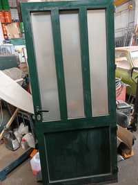 Porta de alumínio lacada verde