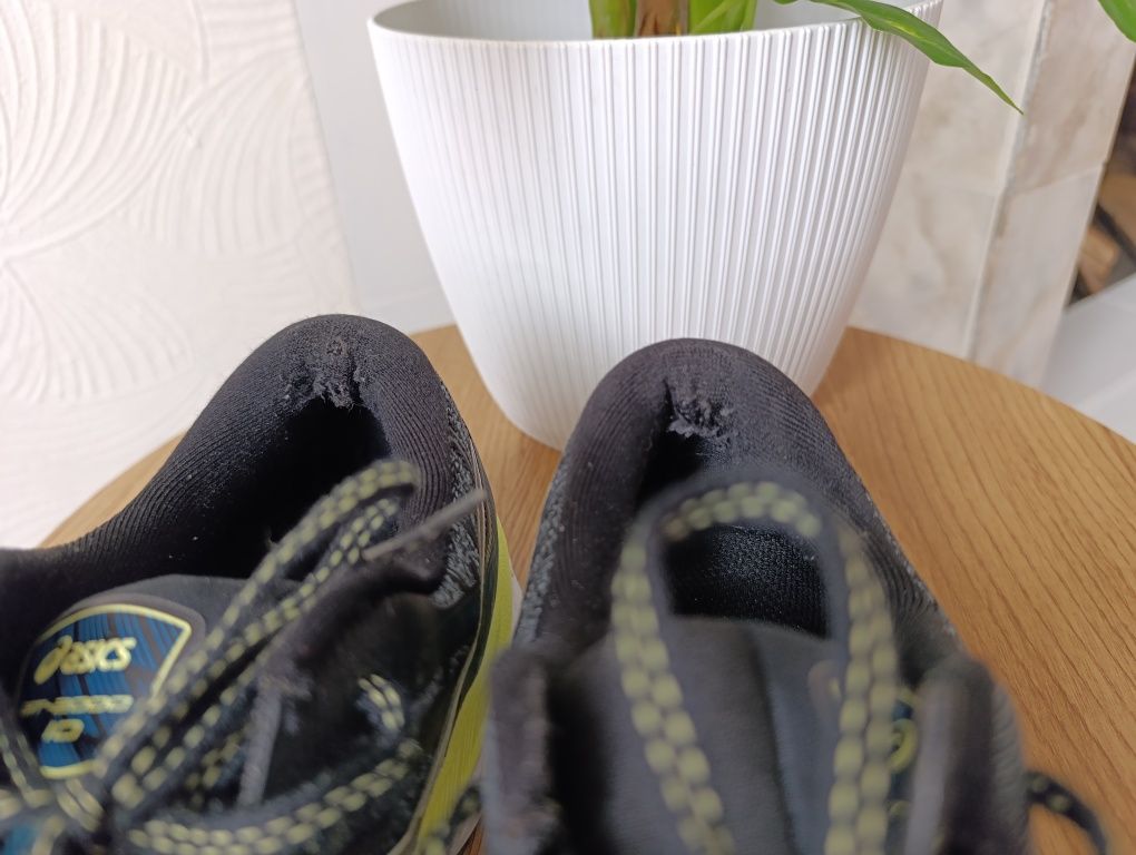 Беговые кроссовки asics gel gt-2000