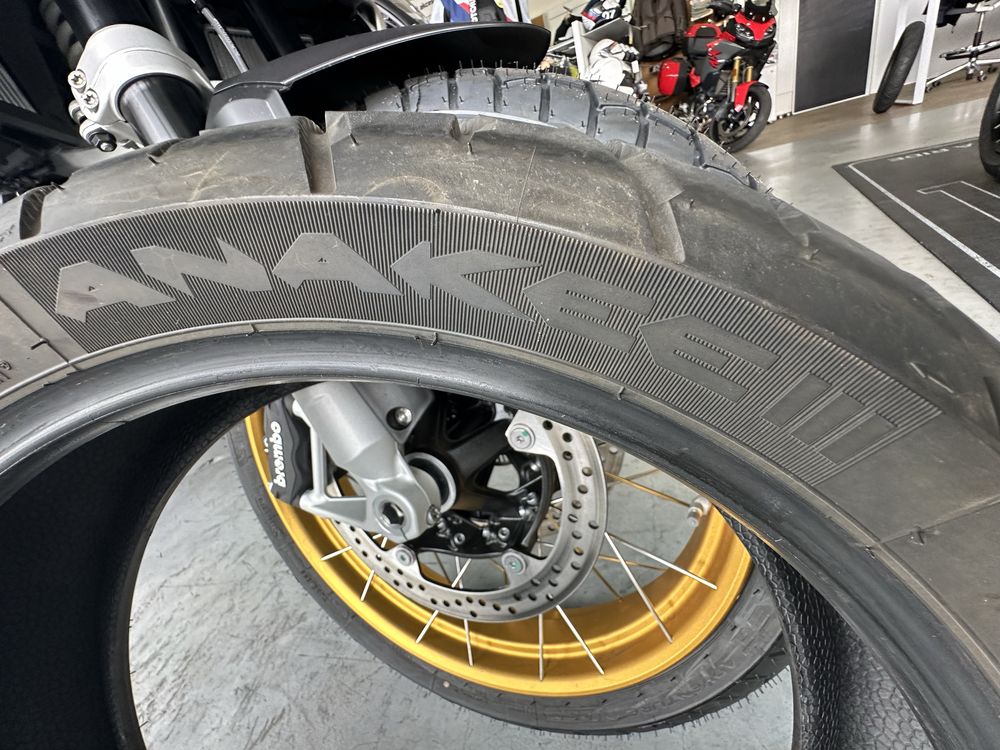 Opony motocyklowe Michelin Anakee III komplet