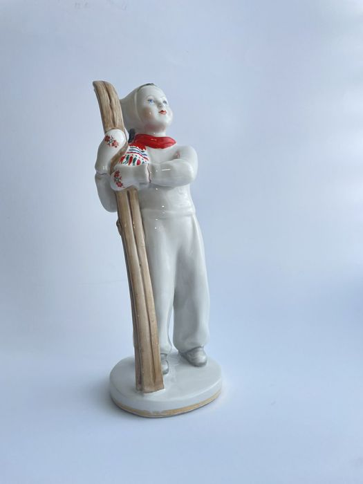 Статуэтка лыжница - ЛФЗ