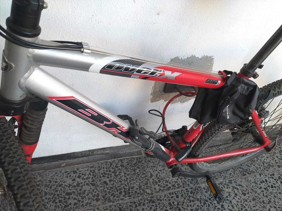 Bicicleta de estrada e montanha