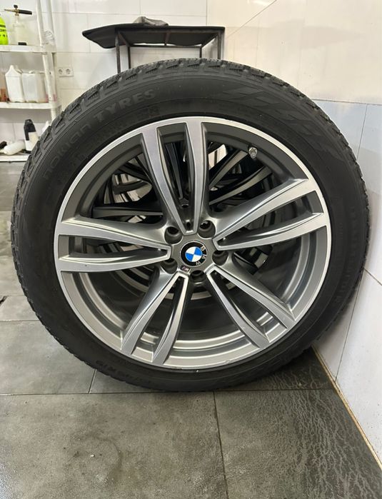 комплект, оригінальні диски BMW R19 з зимовою гумою Nokian 245/45 R19