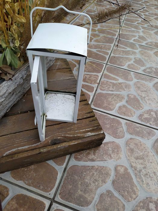 Lampion biały z szybkami otwierany