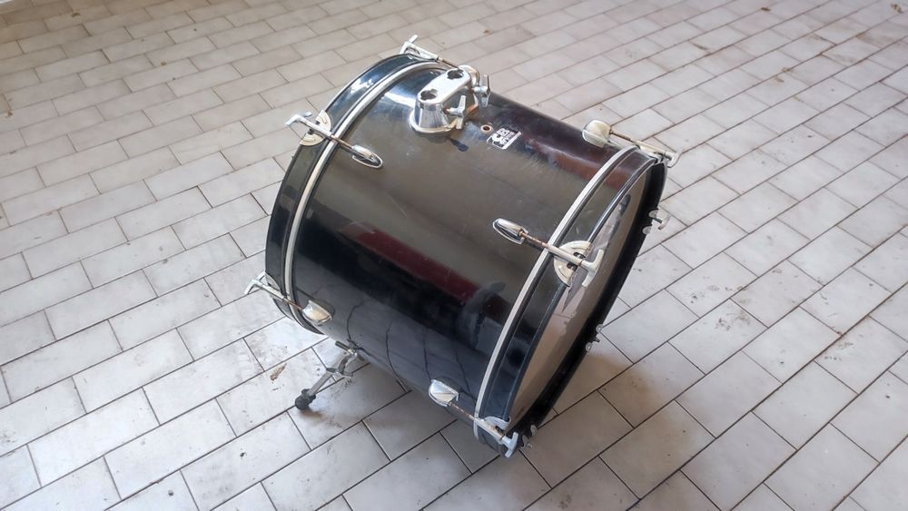 Bombo 20 CB Drums / Bateria elétrica Alesis DM6