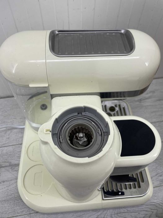 Еспресо-машина Bella Café з кавомолкою