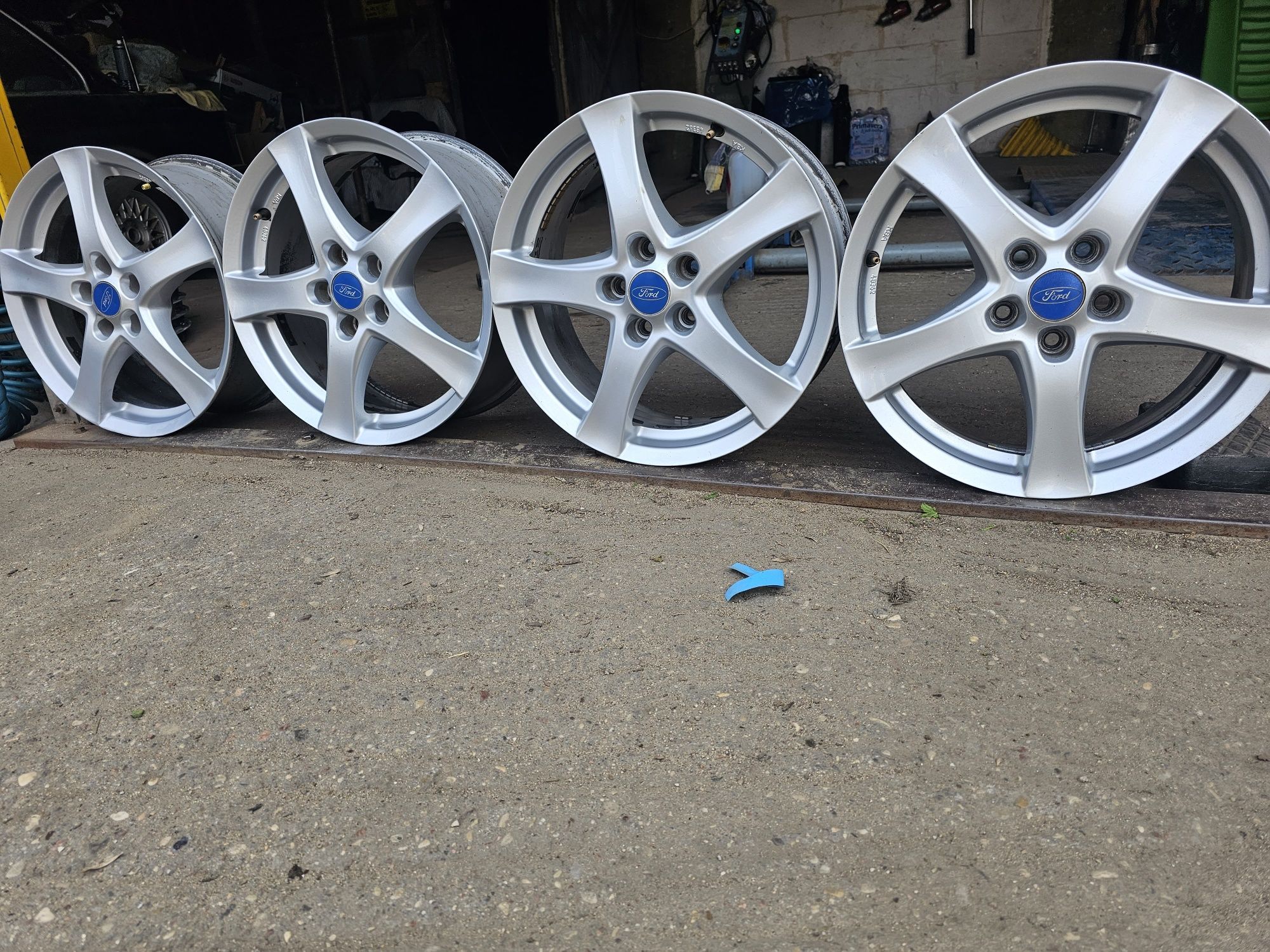 Felgi Aluminiowe Ford R17 5x108 ET50-7J
