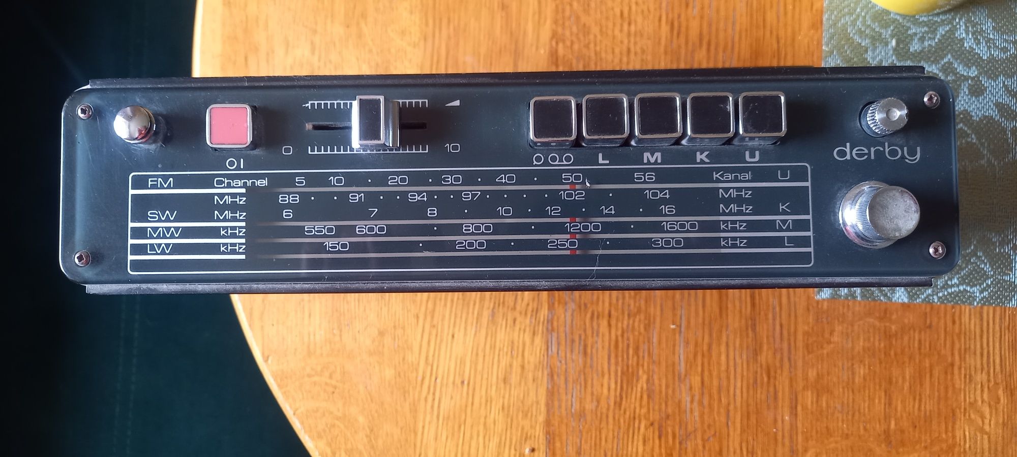 Продам радіоприймач BLAUPUNKT DERBY 7 652 450