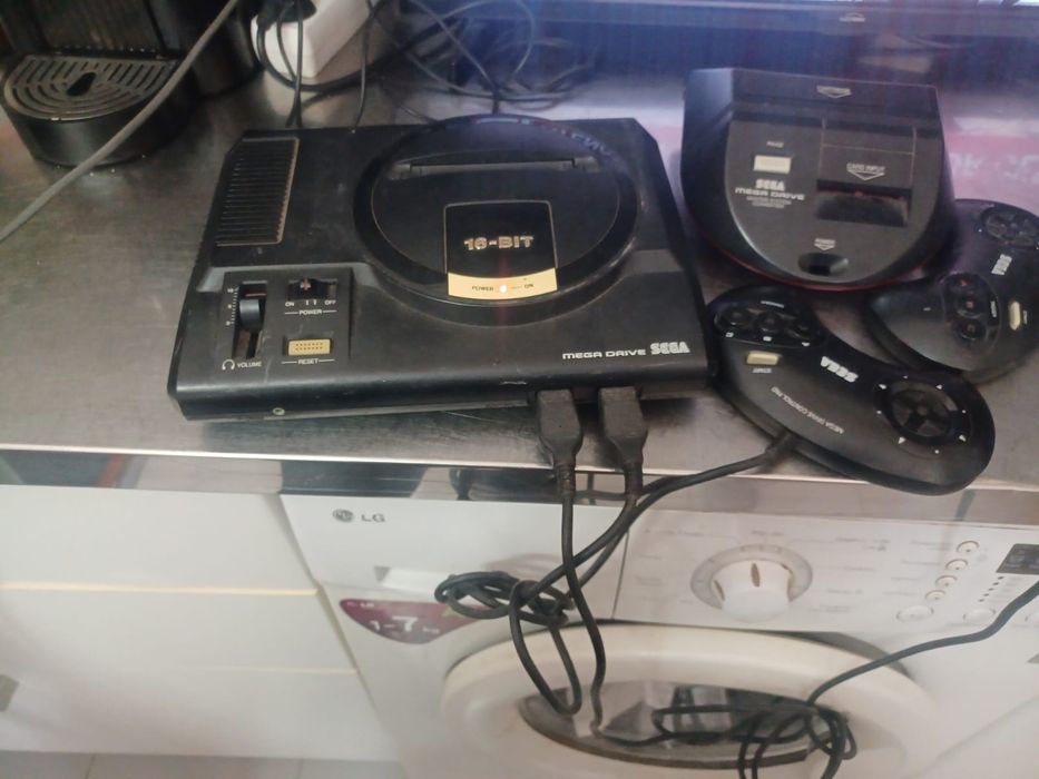 Vendo sega mega drive 16-BIT com adaptador para a sega master system