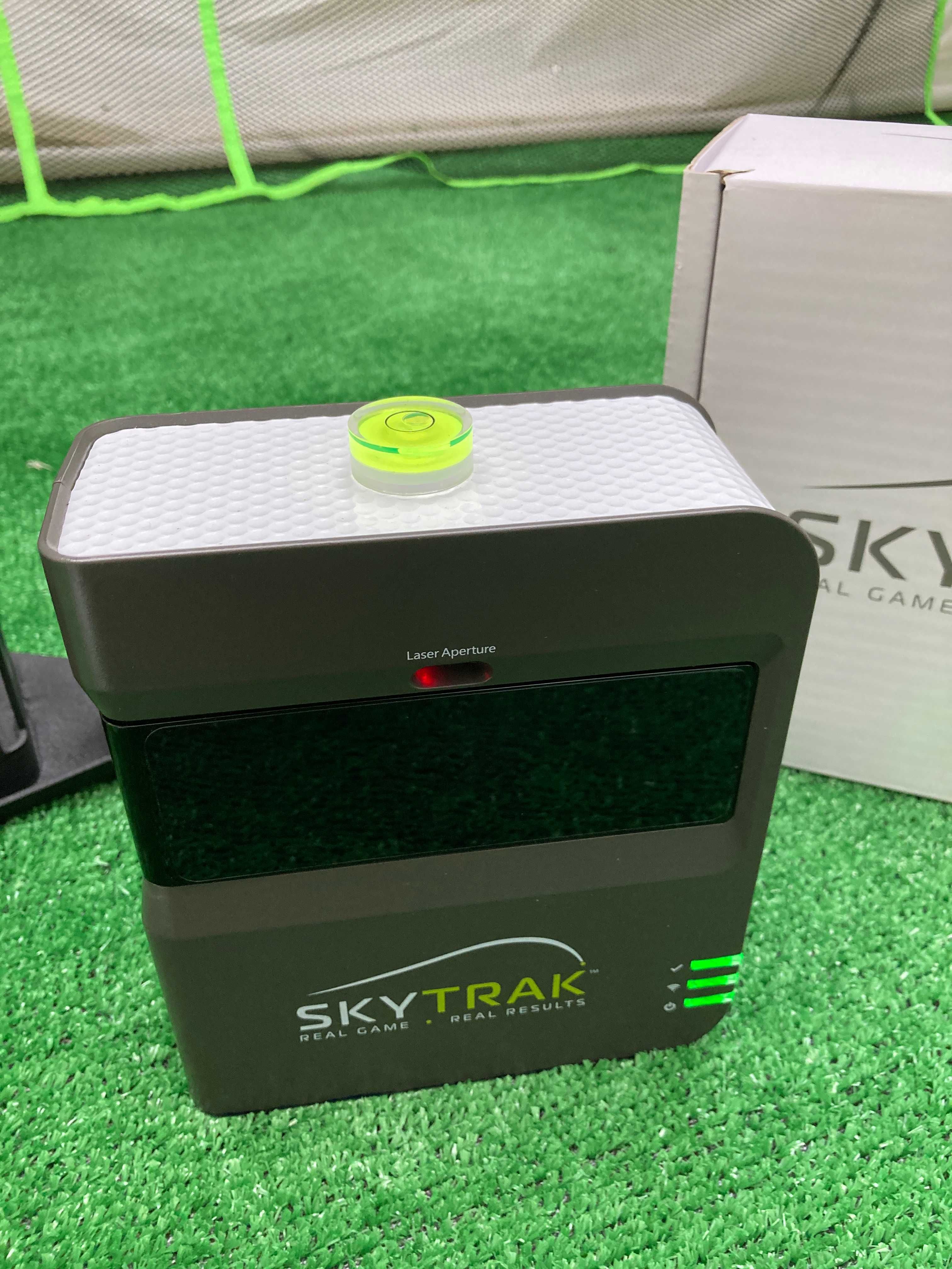 Simulador Golf completo com Skytrak como novo