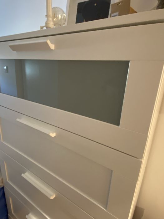 Cómoda Brimnes - Camiseiro