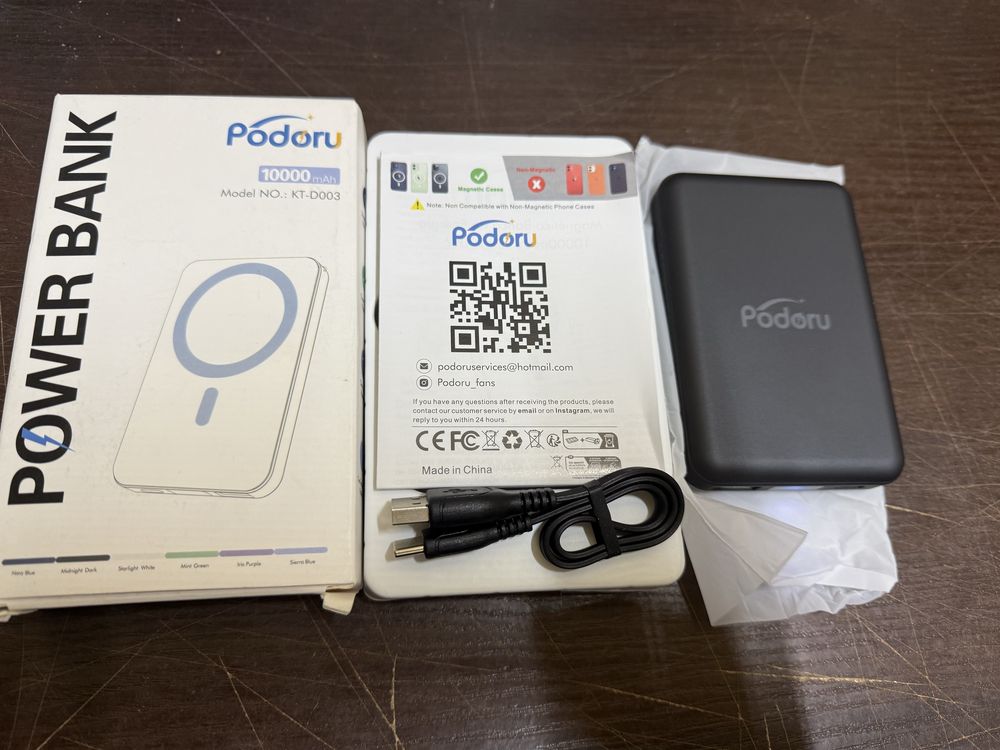 Powerbank 10000 mAh PODORU KT-D003 czarny wyświetlacz LED, indujcjs