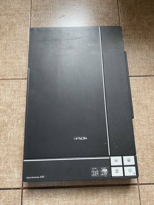 Сканер планшетний Epson V37