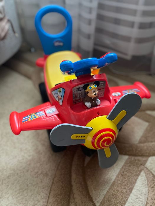 Літак-толокар Kiddieland